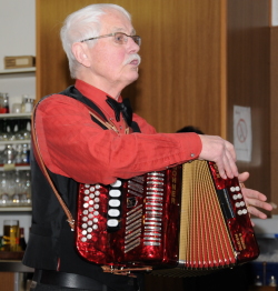 Kurt Wehrmeister untermalte den Abend